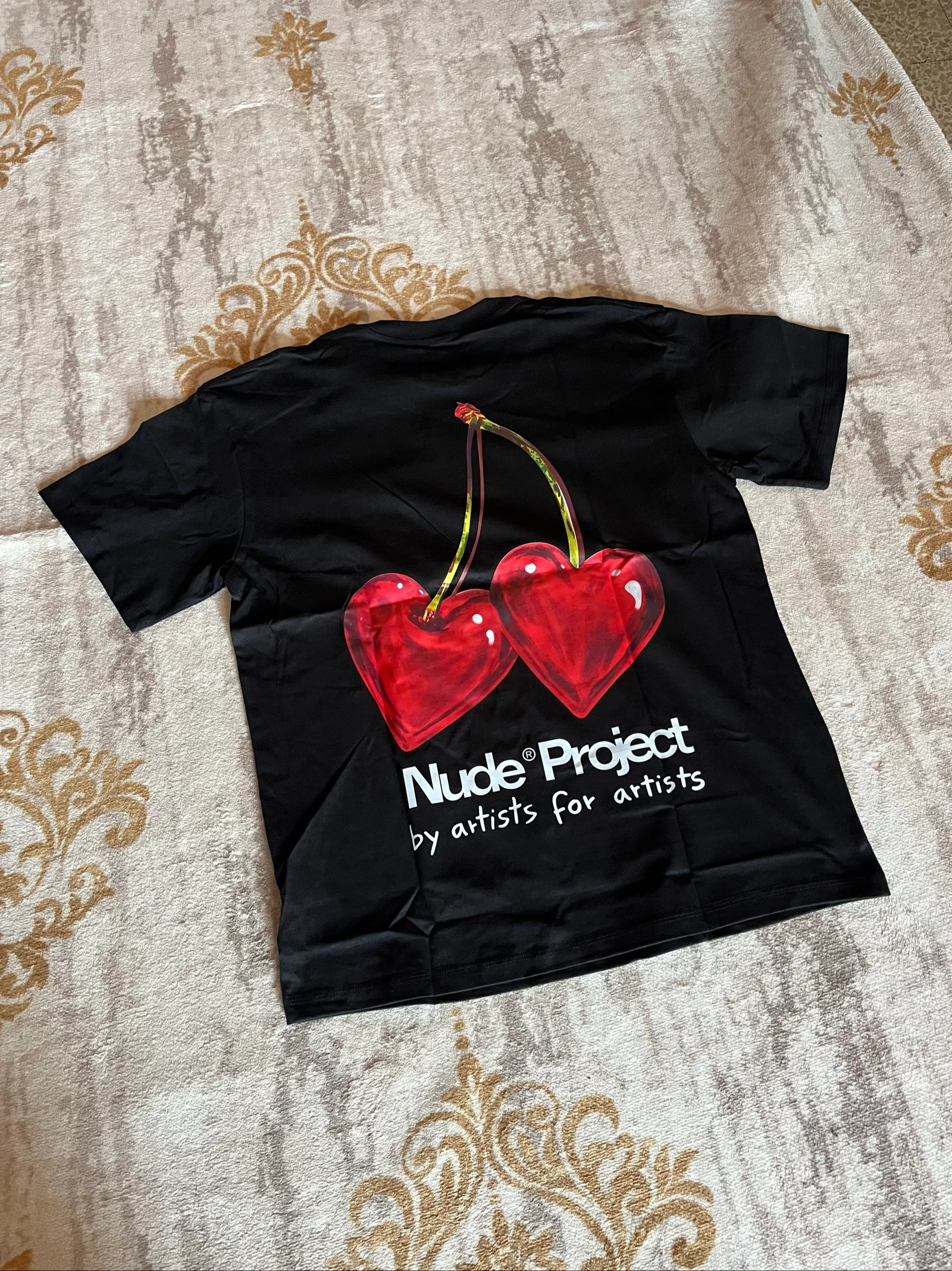 Camiseta Nude Project